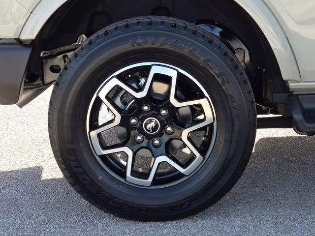 2025 Desert Sand Ford Bronco Outer Banks 4X4 SUV