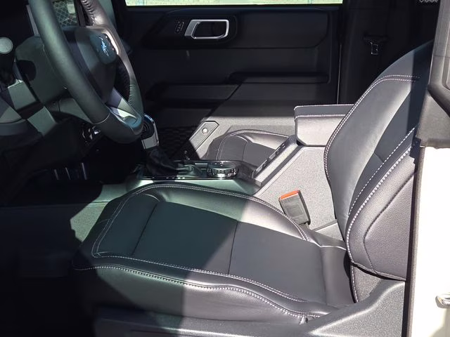 2025 Desert Sand Ford Bronco Outer Banks 4X4 SUV