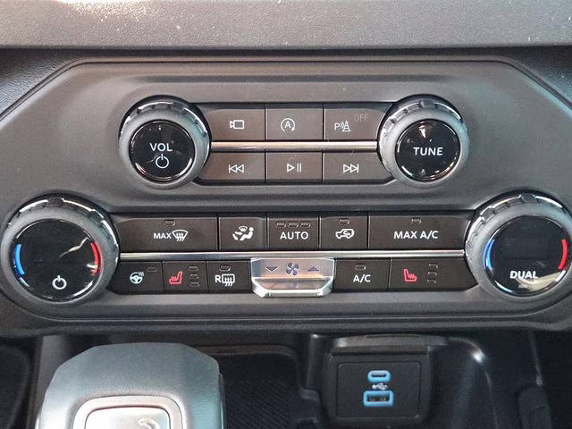 2025 Desert Sand Ford Bronco Outer Banks 4X4 SUV