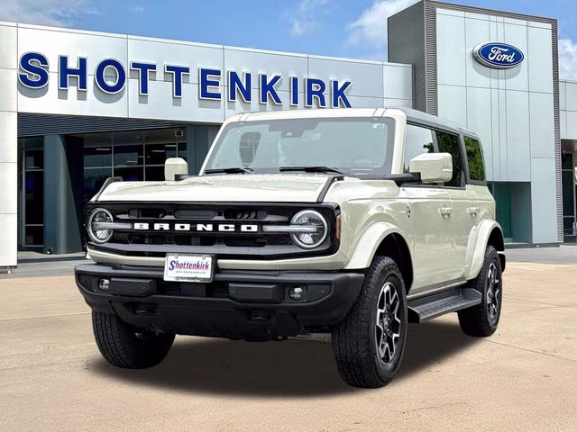 2025 Desert Sand Ford Bronco Outer Banks 4X4 SUV