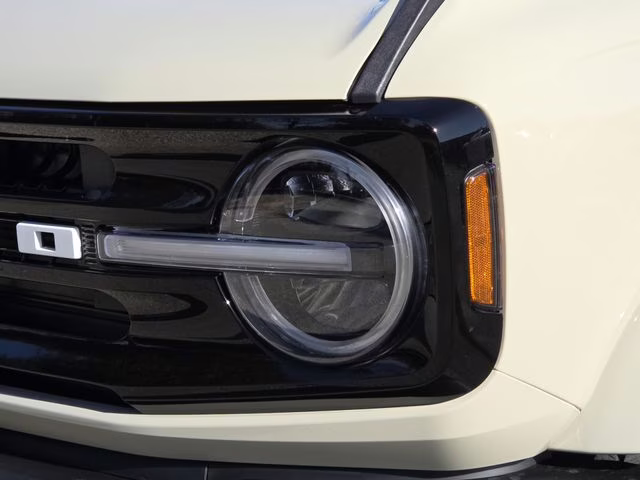 2025 Desert Sand Ford Bronco Outer Banks 4X4 SUV