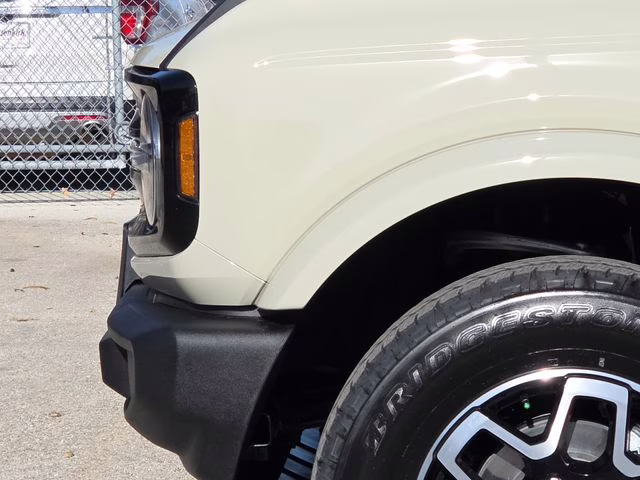 2025 Desert Sand Ford Bronco Outer Banks 4X4 SUV