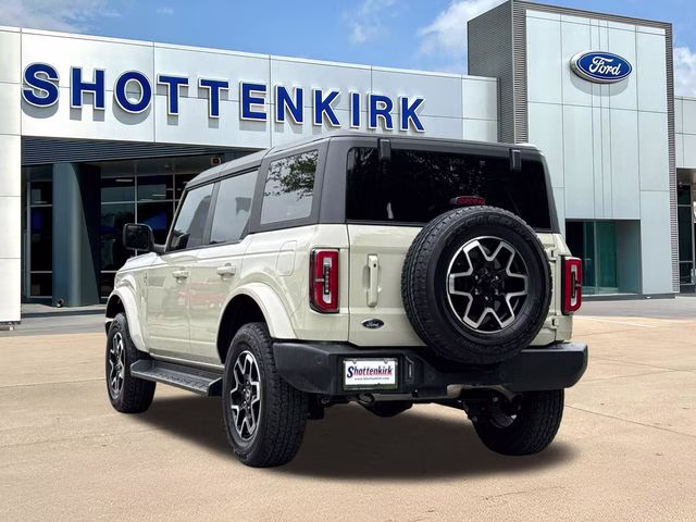 2025 Desert Sand Ford Bronco Outer Banks 4X4 SUV