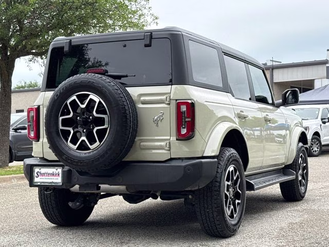 2025 Desert Sand Ford Bronco Outer Banks 4X4 SUV