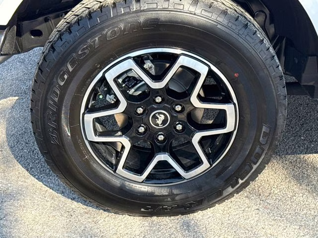 2025 Oxford White Ford Bronco Outer Banks 4X4 SUV