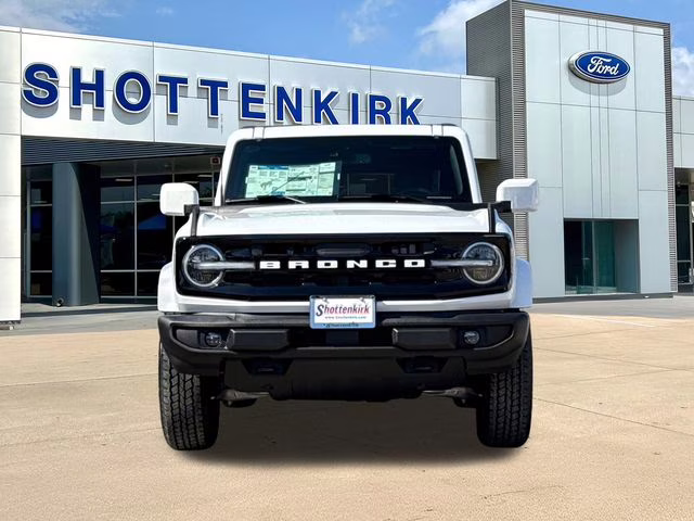 2025 Oxford White Ford Bronco Outer Banks 4X4 SUV