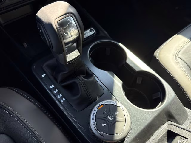 2025 Oxford White Ford Bronco Outer Banks 4X4 SUV