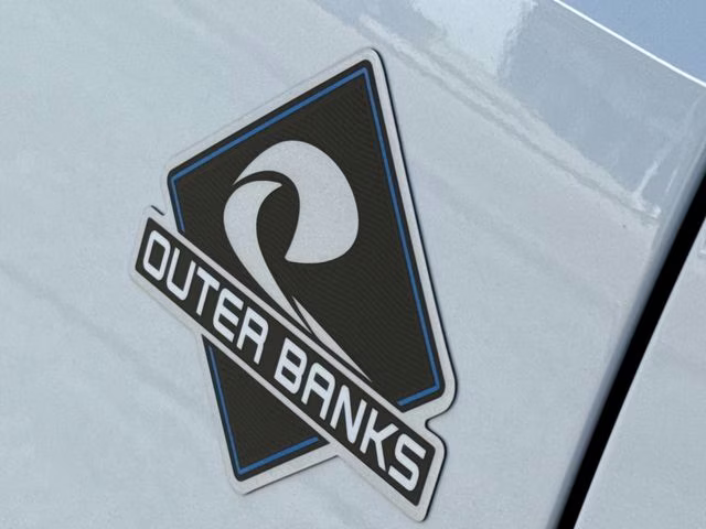 2025 Oxford White Ford Bronco Outer Banks 4X4 SUV