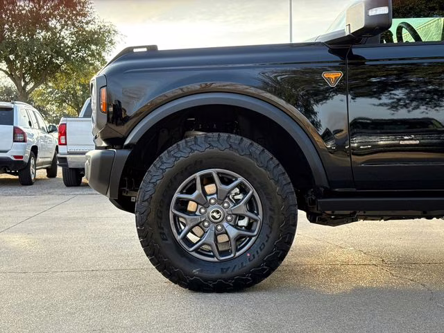 2025 Shadow Black Ford Bronco Badlands 4X4 SUV