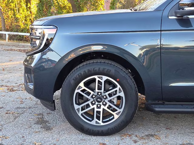 2025 Blue Metallic Ford Expedition Active RWD SUV