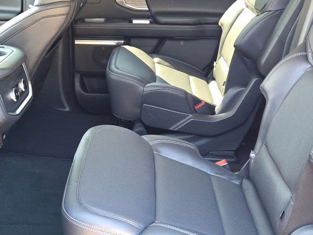 2025 Black Metallic Ford Expedition Platinum 4X4 SUV