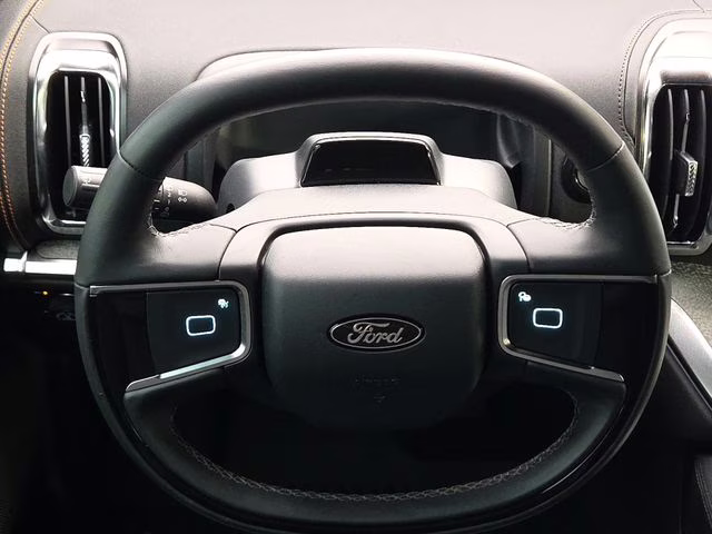 2025 White Metallic Ford Expedition Tremor 4X4 SUV