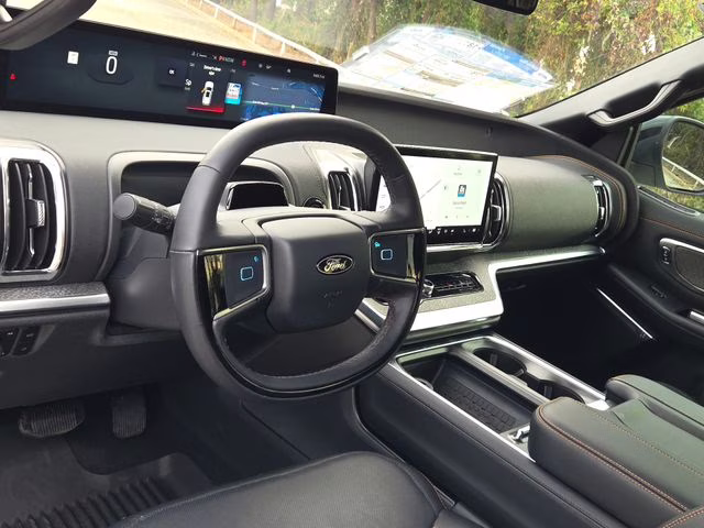 2025 White Metallic Ford Expedition Tremor 4X4 SUV