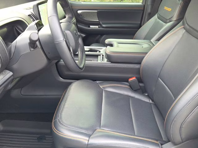 2025 White Metallic Ford Expedition Tremor 4X4 SUV