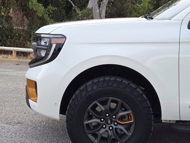 2025 White Metallic Ford Expedition Tremor 4X4 SUV