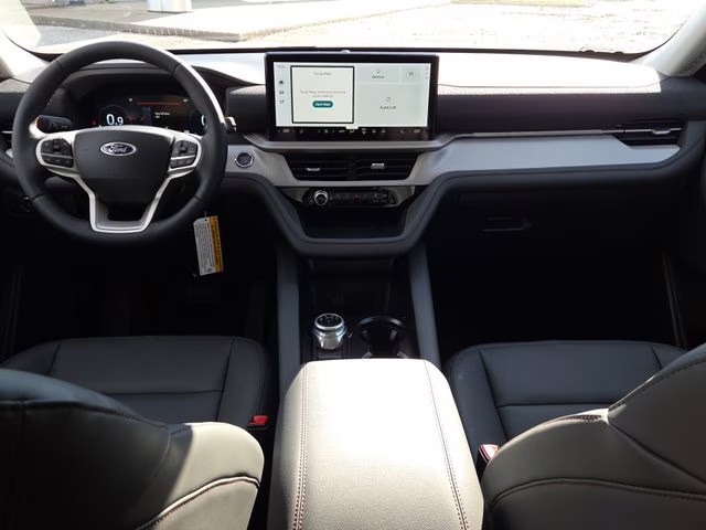 2026 White Metallic Ford Explorer Active RWD SUV