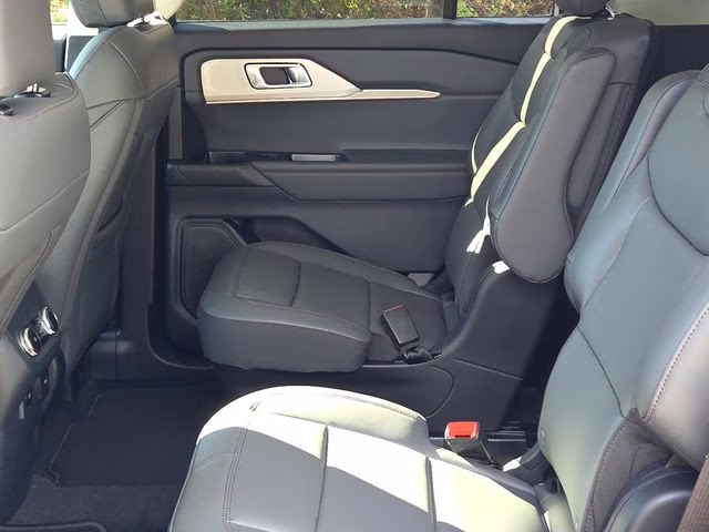 2026 White Metallic Ford Explorer Active RWD SUV