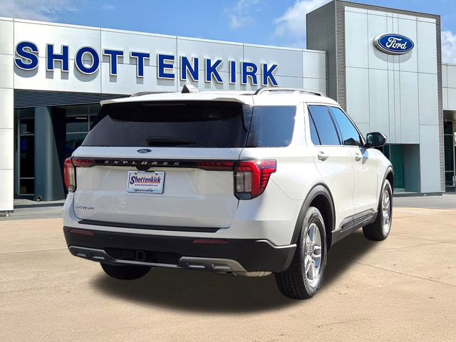 2026 White Metallic Ford Explorer Active RWD SUV