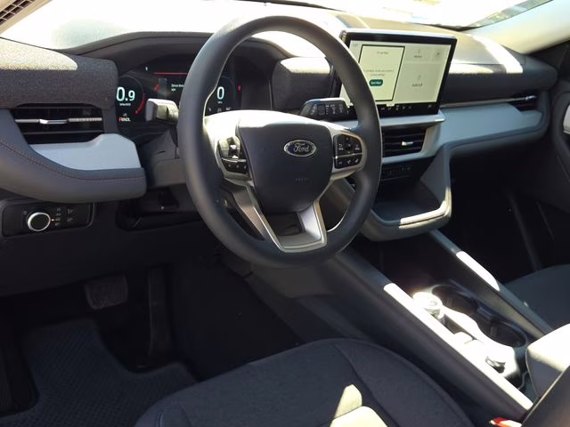 2026 White Metallic Ford Explorer Active RWD SUV