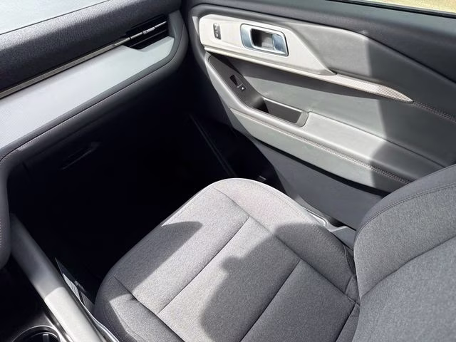 2026 White Metallic Ford Explorer Active RWD SUV