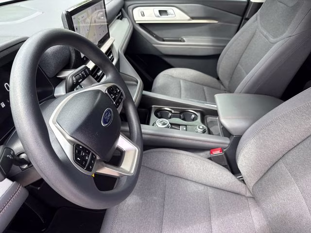 2026 White Metallic Ford Explorer Active RWD SUV