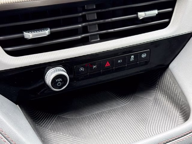 2026 White Metallic Ford Explorer Active RWD SUV