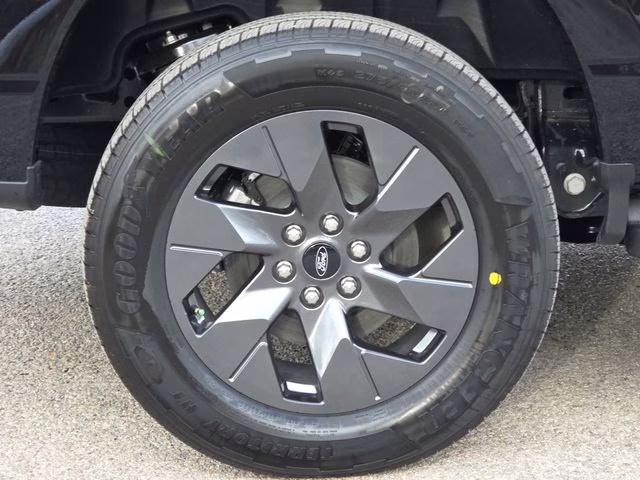 2025 Black Metallic Ford F-150 Lightning Flash AWD Truck