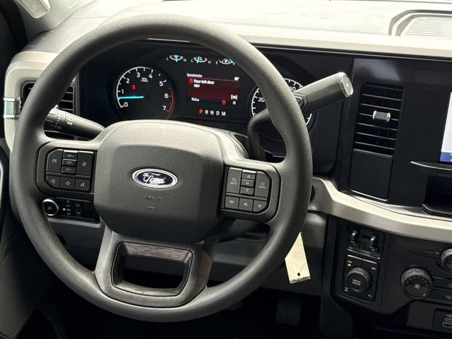 2026 Oxford White Ford Super Duty F-250 SRW XL 4X4 Truck