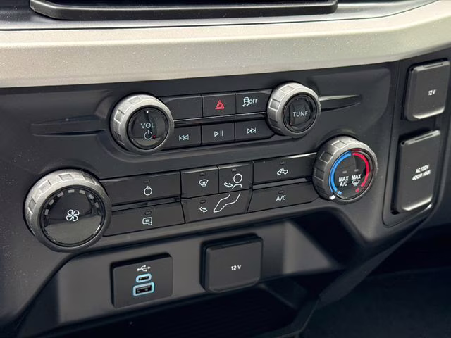 2026 Oxford White Ford Super Duty F-250 SRW XL 4X4 Truck