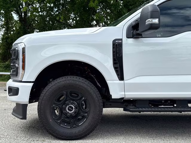 2026 Oxford White Ford Super Duty F-250 SRW XL 4X4 Truck