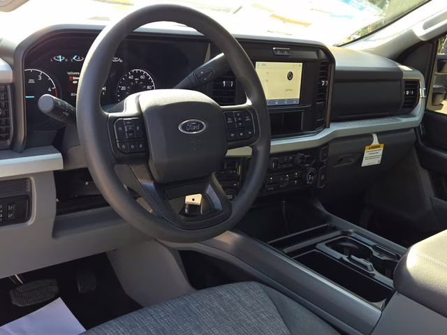 2026 Oxford White Ford Super Duty F-250 SRW XLT 4X4 Truck