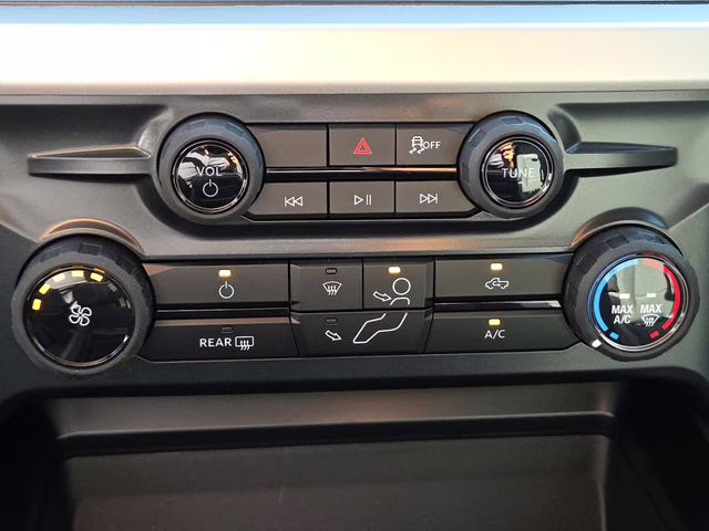 2026 Oxford White Ford Super Duty F-250 SRW XLT 4X4 Truck