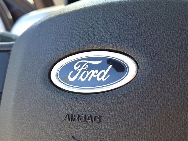 2026 Oxford White Ford Super Duty F-250 SRW XLT 4X4 Truck