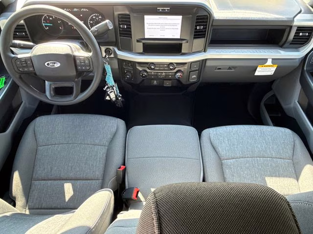 2026 Oxford White Ford Super Duty F-250 SRW XL 4X4 Truck