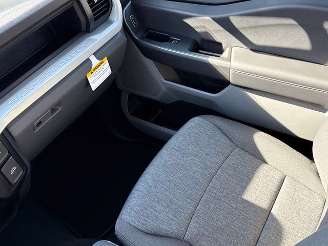 2026 Oxford White Ford Super Duty F-250 SRW XL 4X4 Truck