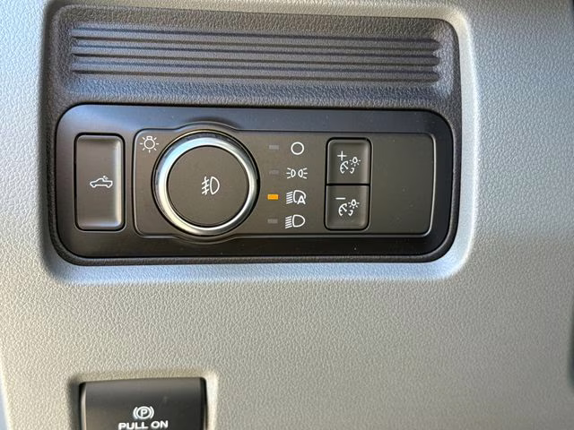 2026 Oxford White Ford Super Duty F-250 SRW XL 4X4 Truck