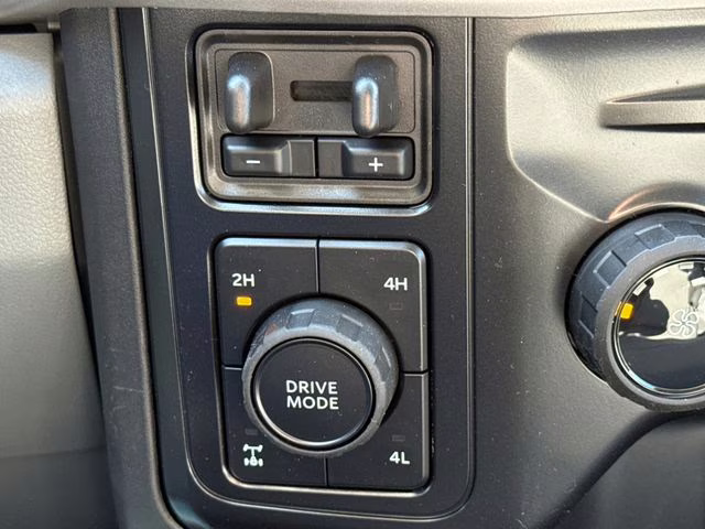 2026 Oxford White Ford Super Duty F-250 SRW XL 4X4 Truck