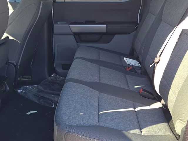 2026 Oxford White Ford Super Duty F-250 SRW XL 4X4 Truck