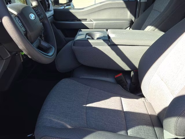 2026 Oxford White Ford Super Duty F-250 SRW XL 4X4 Truck