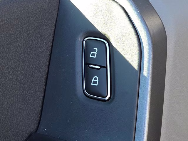 2026 Oxford White Ford Super Duty F-250 SRW XL 4X4 Truck