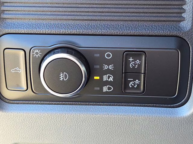 2026 Oxford White Ford Super Duty F-250 SRW XL 4X4 Truck