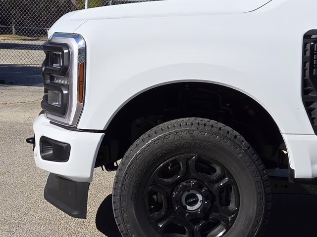 2026 Oxford White Ford Super Duty F-250 SRW XL 4X4 Truck