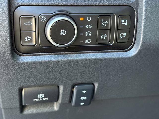 2026 Oxford White Ford Super Duty F-250 SRW Lariat 4X4 Truck