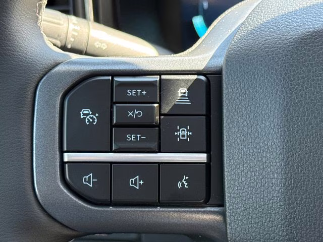 2026 Oxford White Ford Super Duty F-250 SRW Lariat 4X4 Truck