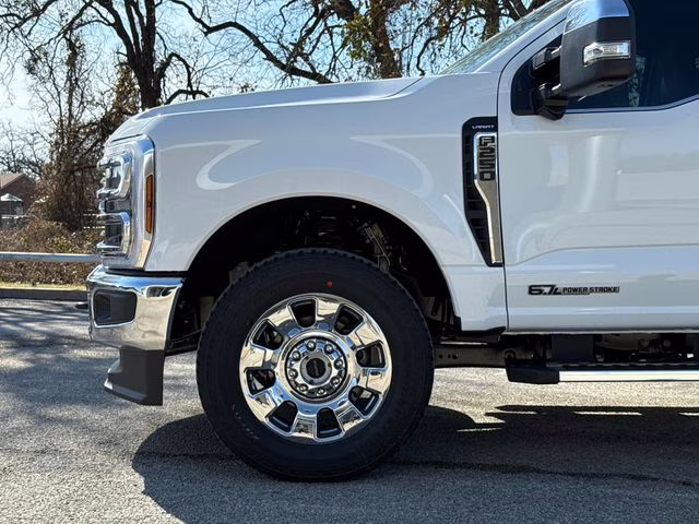 2026 Oxford White Ford Super Duty F-250 SRW Lariat 4X4 Truck