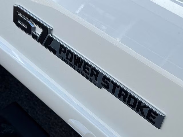 2026 Oxford White Ford Super Duty F-250 SRW Lariat 4X4 Truck