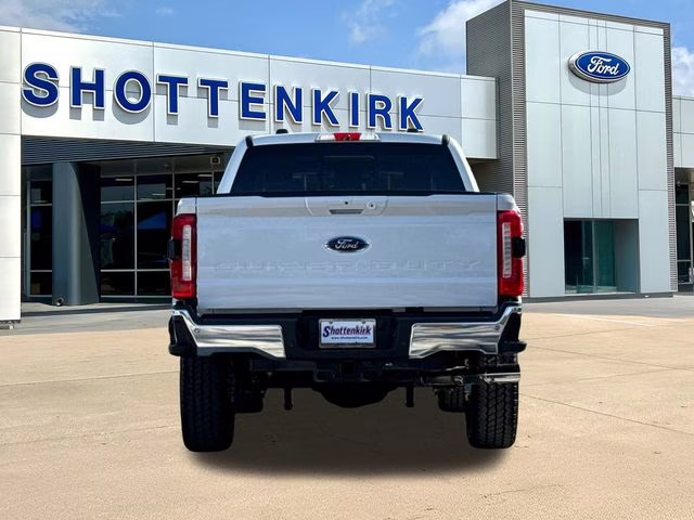 2026 Oxford White Ford Super Duty F-250 SRW Lariat 4X4 Truck