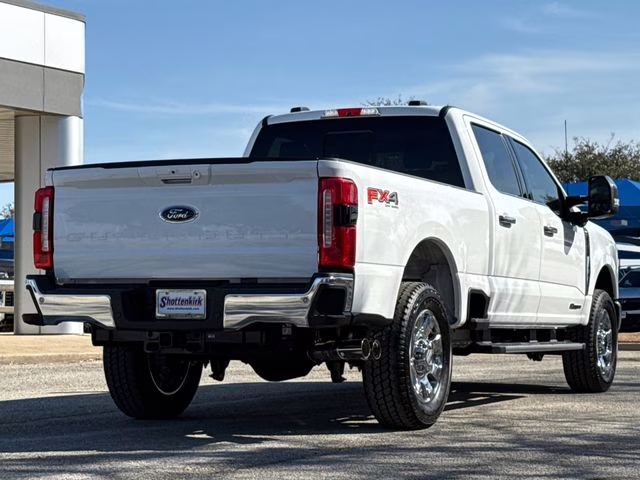 2026 Oxford White Ford Super Duty F-250 SRW Lariat 4X4 Truck
