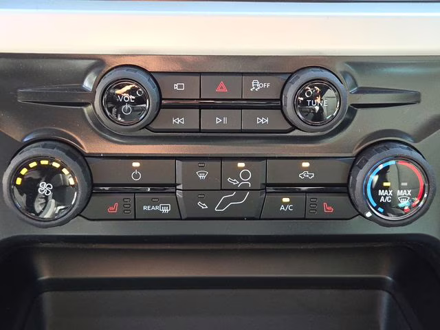 2026 Oxford White Ford Super Duty F-250 SRW XLT 4X4 Truck