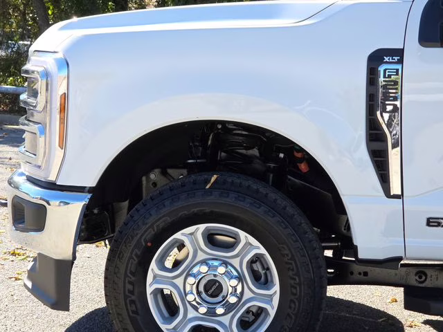 2026 Oxford White Ford Super Duty F-250 SRW XLT 4X4 Truck